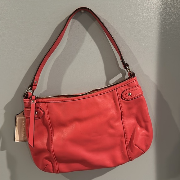 Pink Coach handbag - Picture 2 of 4